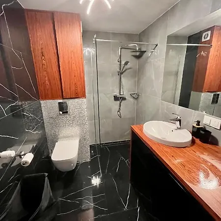 Nowoczesne 40m2, 2 Pokoje, Hala Garazowa, Balkon, Widok Na Διαμέρισμα