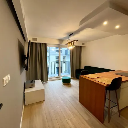 Nowoczesne 40m2, 2 Pokoje, Hala Garazowa, Balkon, Widok Na