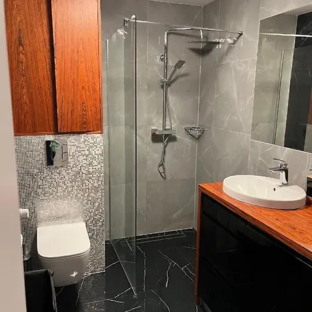 Nowoczesne 40m2, 2 Pokoje, Hala Garazowa, Balkon, Widok Na *